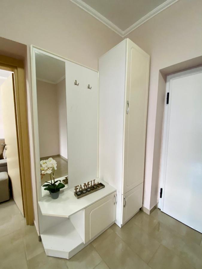 Ultra Apartments 'New Baazar 2' 티라나 외부 사진