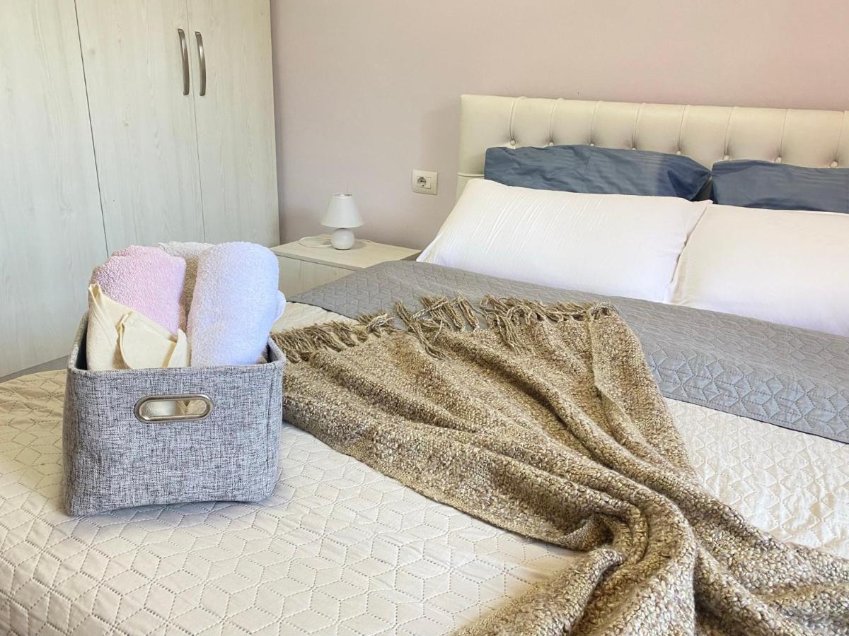 Ultra Apartments 'New Baazar 2' 티라나 외부 사진