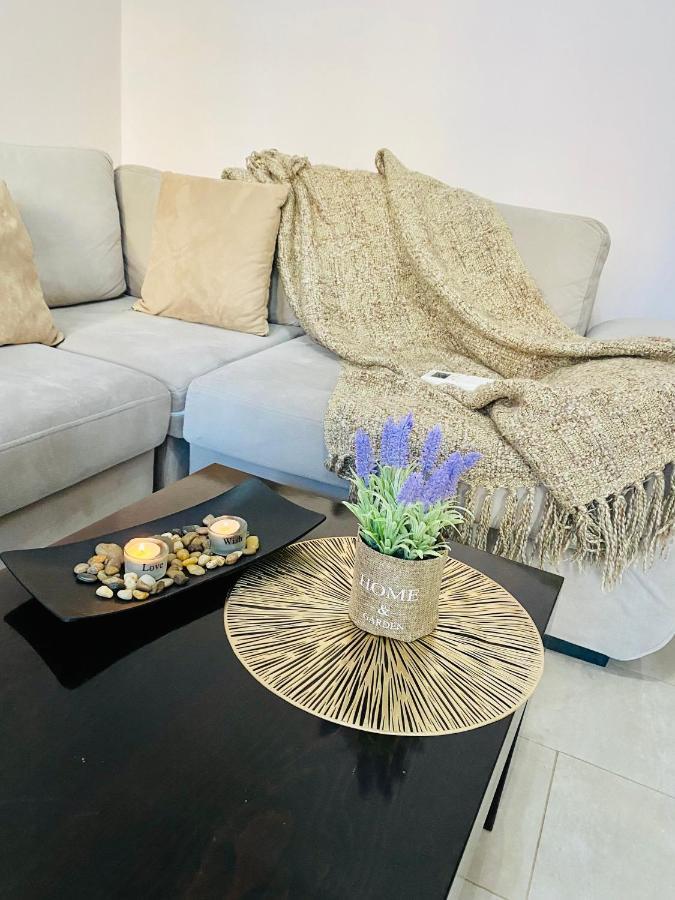 Ultra Apartments 'New Baazar 2' 티라나 외부 사진